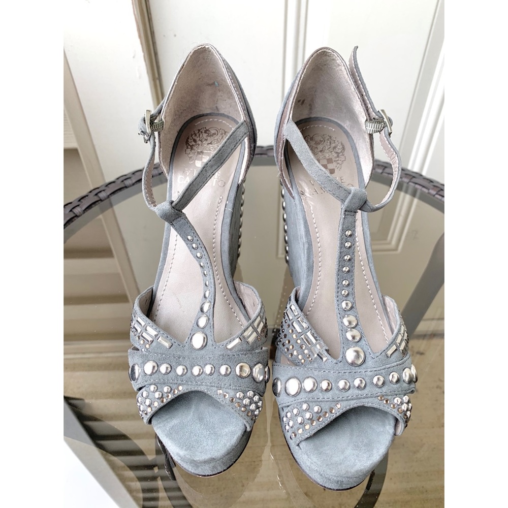 BRAND NEW Vince Camuto Wedges